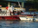 Motor Segelboot mit Motorschaden trieb gegen Alte Liebe bei Koeln Rodenkirchen P168